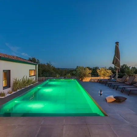 Deluxe Villa
